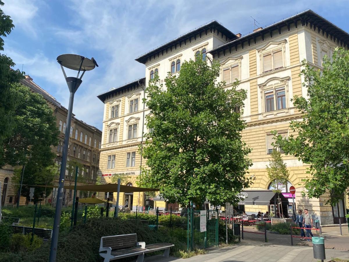 Urban Haven - 3 Beds, 3 Baths, Free Parking, Near Central Market Budapest Extérieur photo