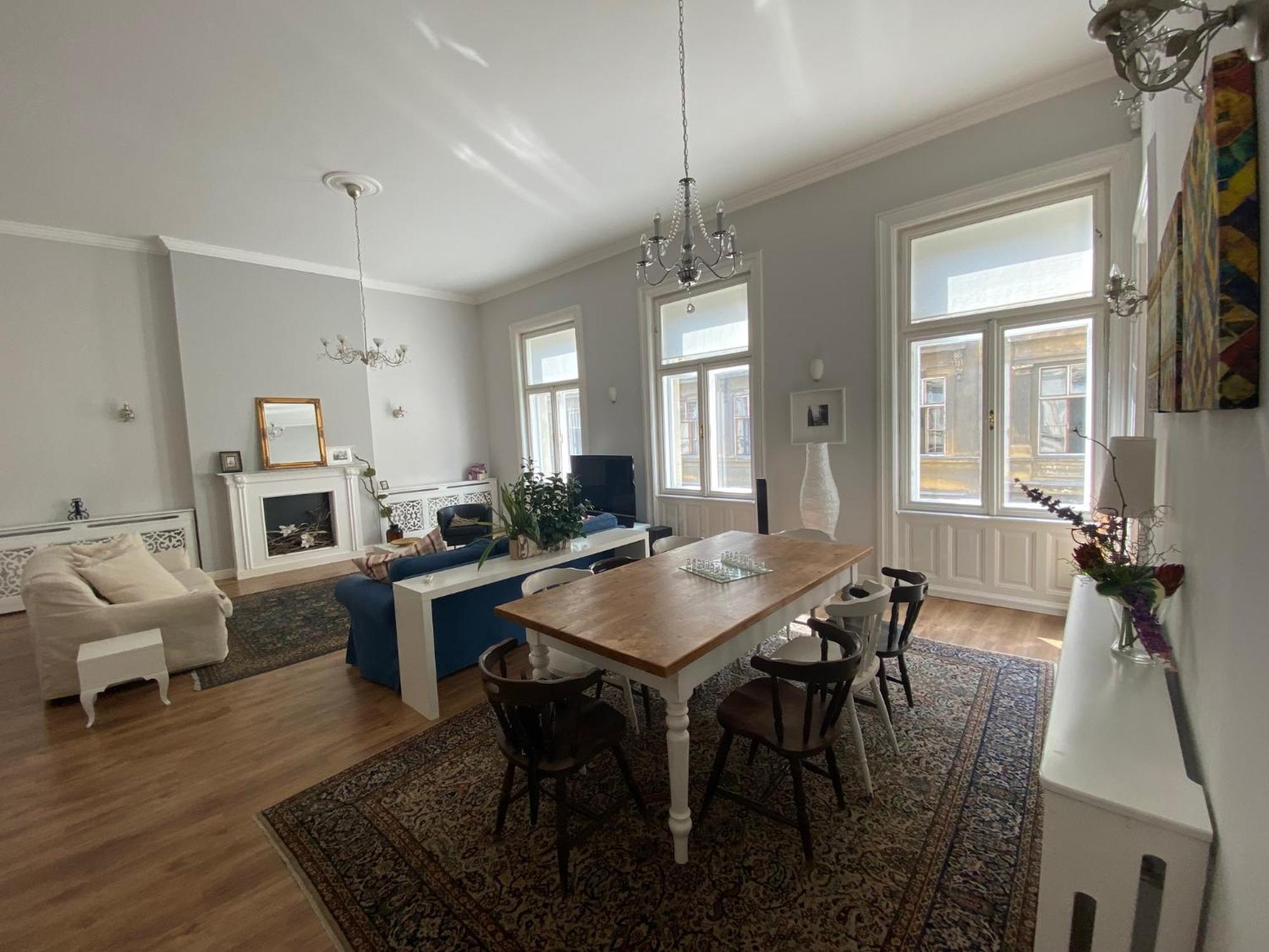 Urban Haven - 3 Beds, 3 Baths, Free Parking, Near Central Market Budapest Extérieur photo