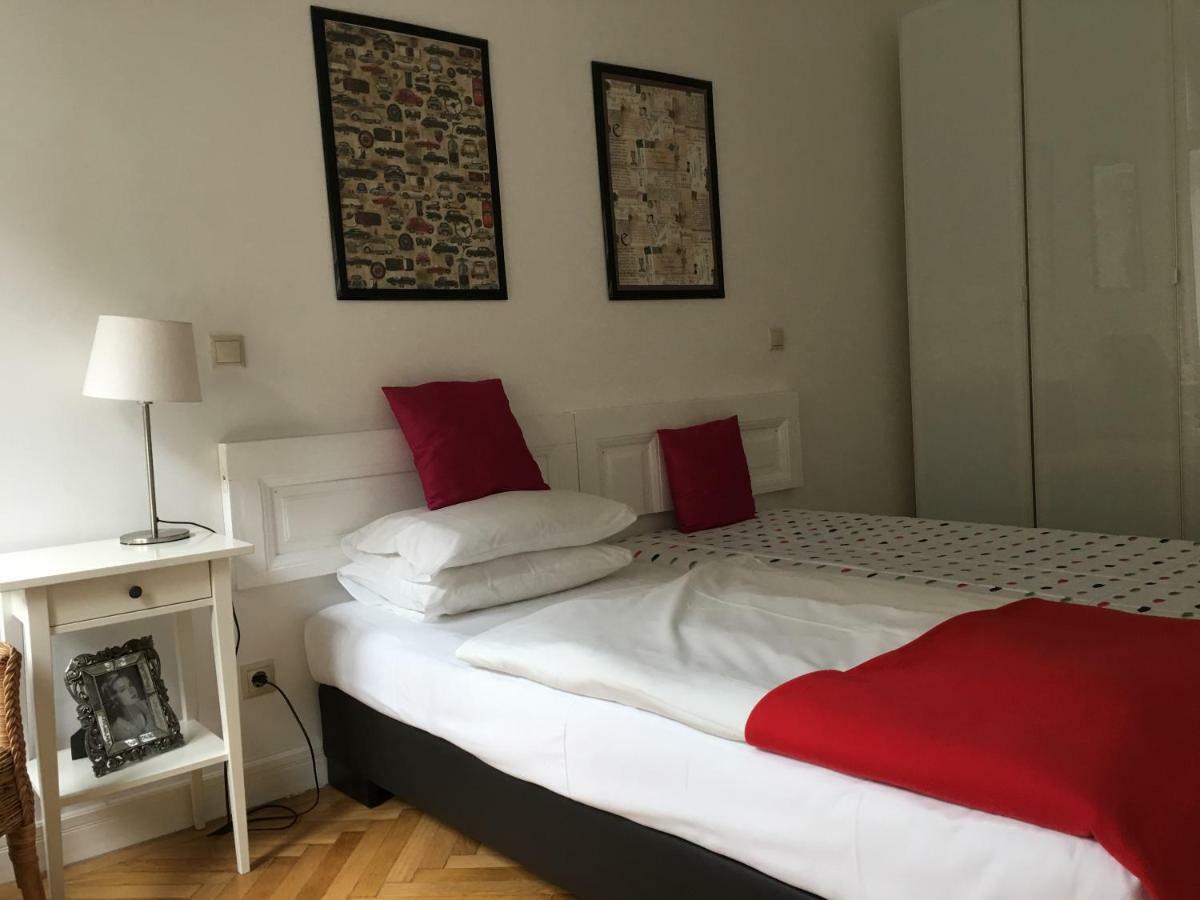 Urban Haven - 3 Beds, 3 Baths, Free Parking, Near Central Market Budapest Extérieur photo